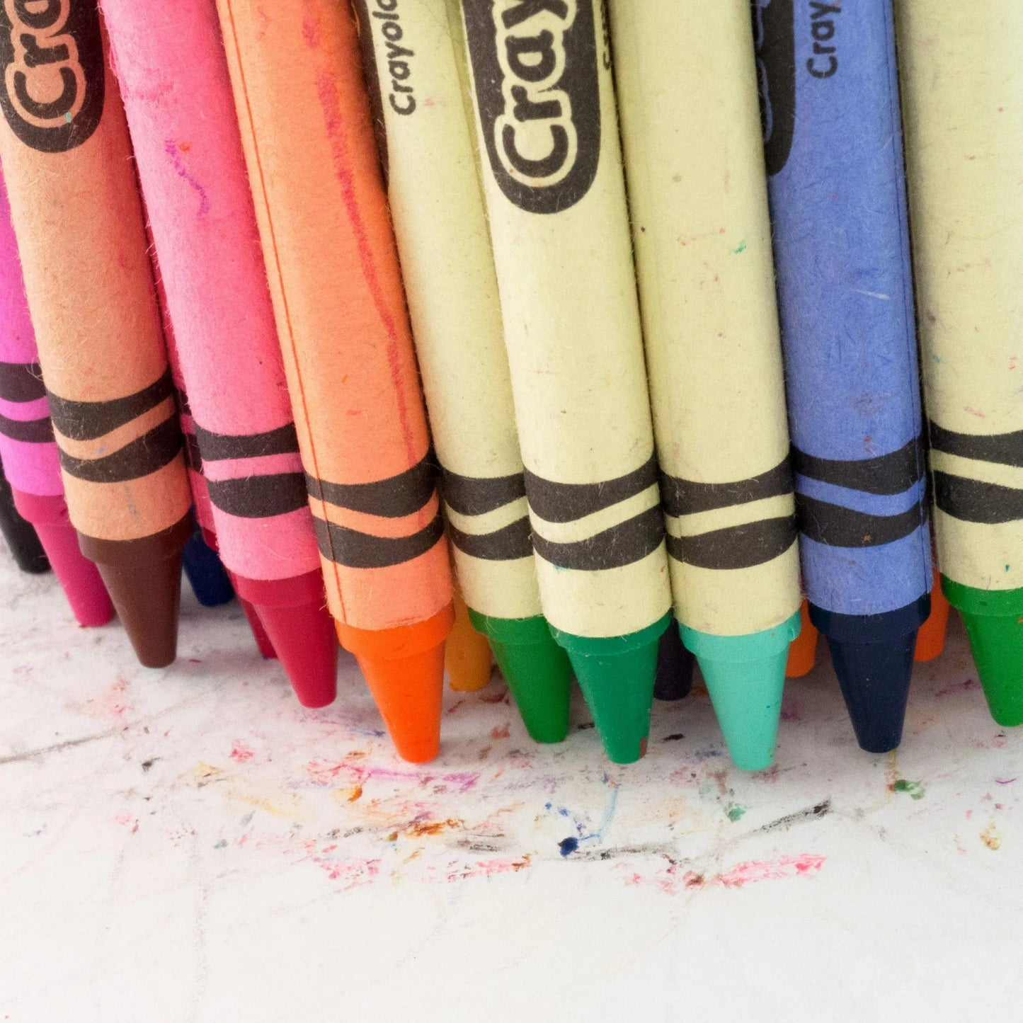 Crayola Crayon Set, 96 Count, With Sharpener, Classroom Must Haves, Back School Supplies for Teachers and Students